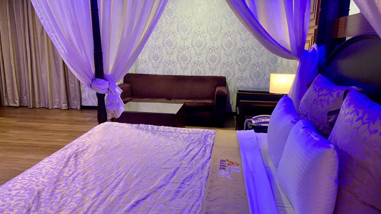 Pingtung Huang Xing Motel المظهر الخارجي الصورة