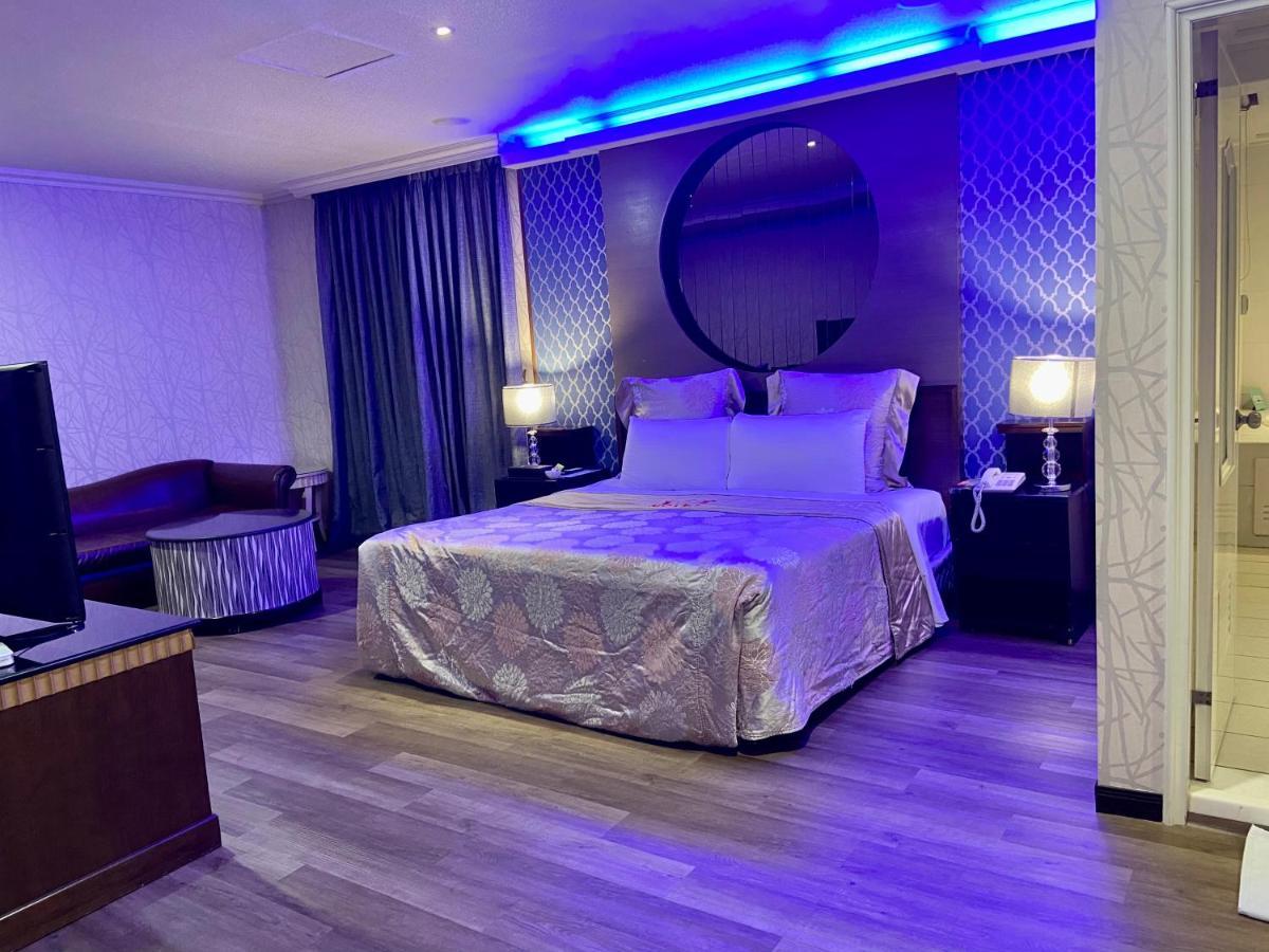 Pingtung Huang Xing Motel المظهر الخارجي الصورة