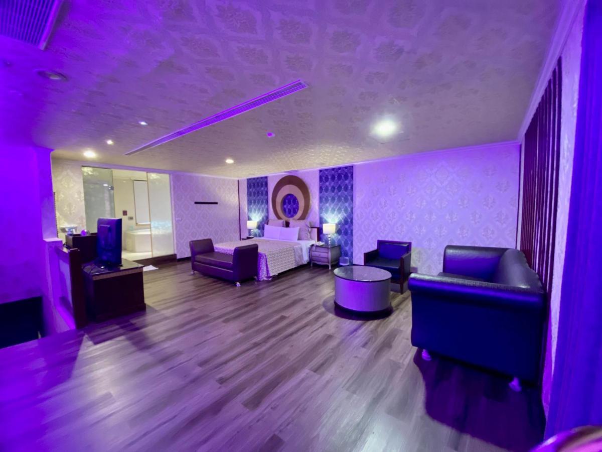 Pingtung Huang Xing Motel المظهر الخارجي الصورة