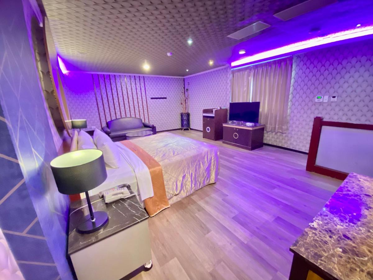 Pingtung Huang Xing Motel المظهر الخارجي الصورة