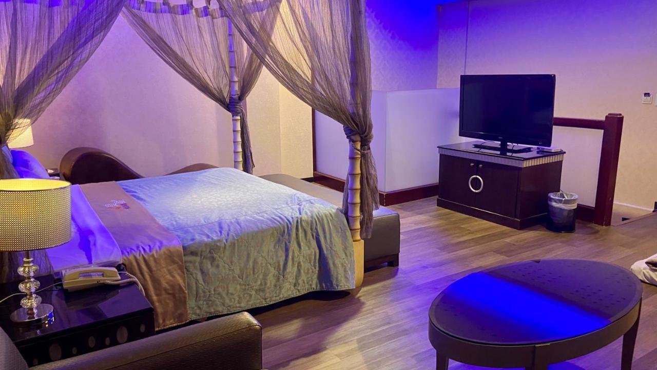 Pingtung Huang Xing Motel المظهر الخارجي الصورة