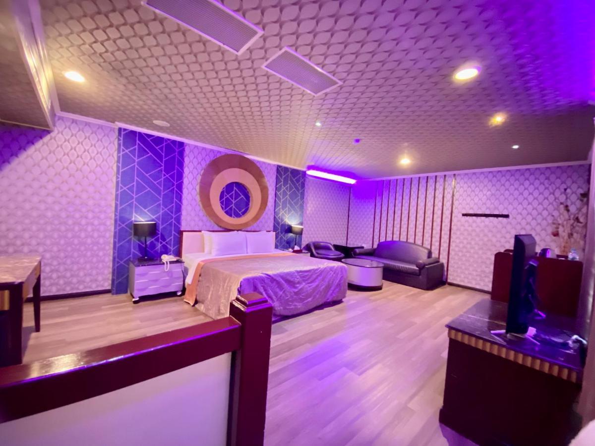 Pingtung Huang Xing Motel المظهر الخارجي الصورة