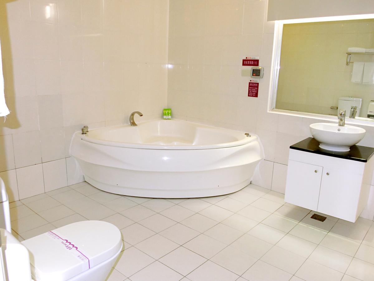 Pingtung Huang Xing Motel المظهر الخارجي الصورة